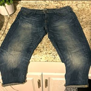 Woman’s boyfriend cut ankle jeans